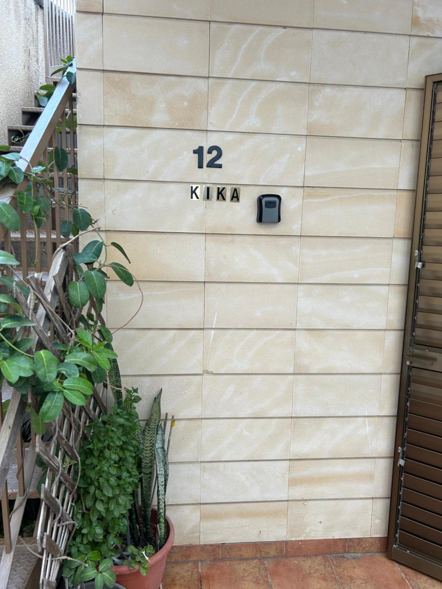 Extremely Comfy Apt With Spacious Private Terrace 10Min Walk To The Beach & In Town Larnaca Ngoại thất bức ảnh